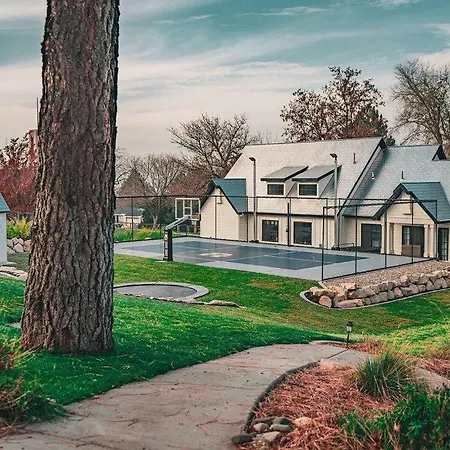 Guest House - 1 Bedroom North Salt Lake Stay